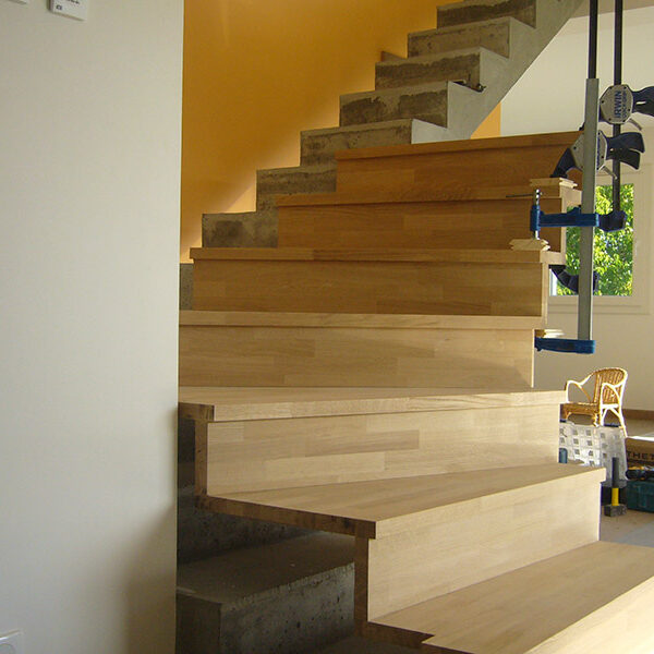 Escalier sur-mesure Menuiserie Peysieux - Novalaise