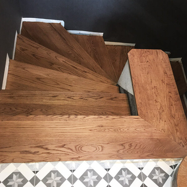 Escalier sur-mesure Menuiserie Peysieux - Novalaise