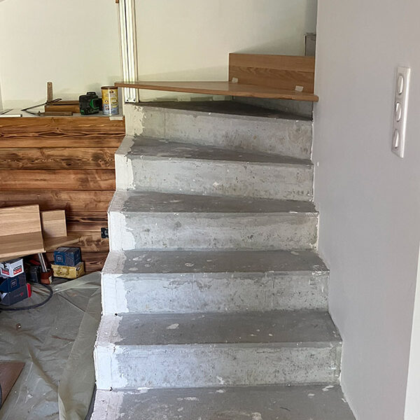 Escalier sur-mesure Menuiserie Peysieux - Novalaise