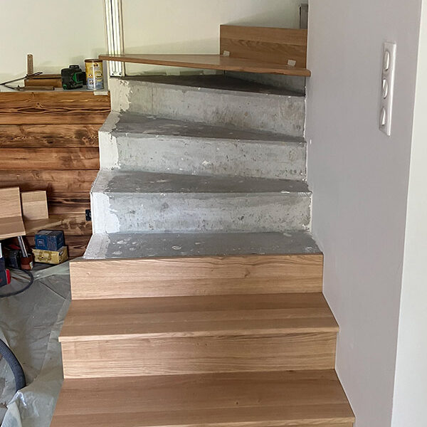 Escalier sur-mesure Menuiserie Peysieux - Novalaise