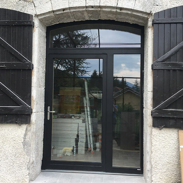 Fenêtres Bois, PVC, Aluminium - Menuiserie Peysieux - Novalaise