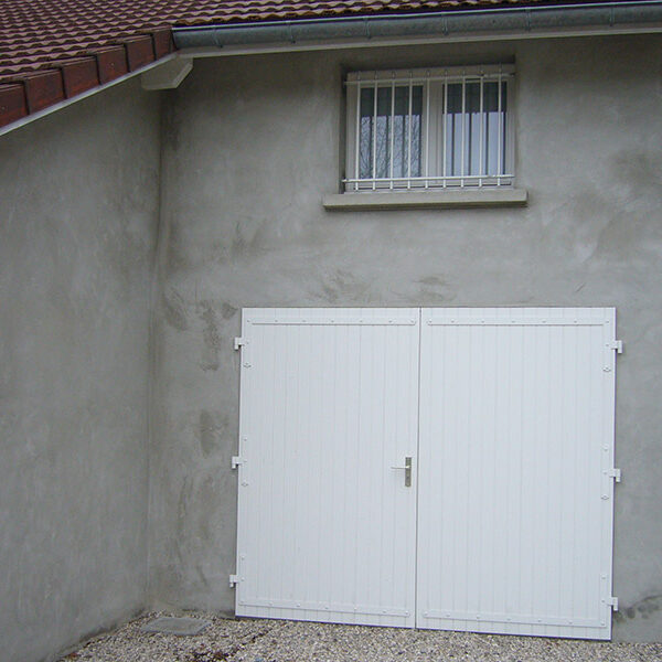 Porte de garage en sapin pin