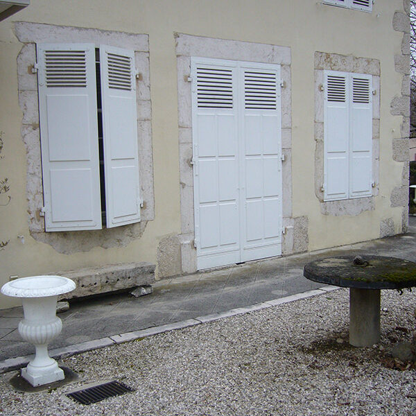 Volets sur mesure - Menuiserie Peysieux