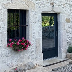Portes et fenêtres sur-mesure - Menuiserie Peysieux